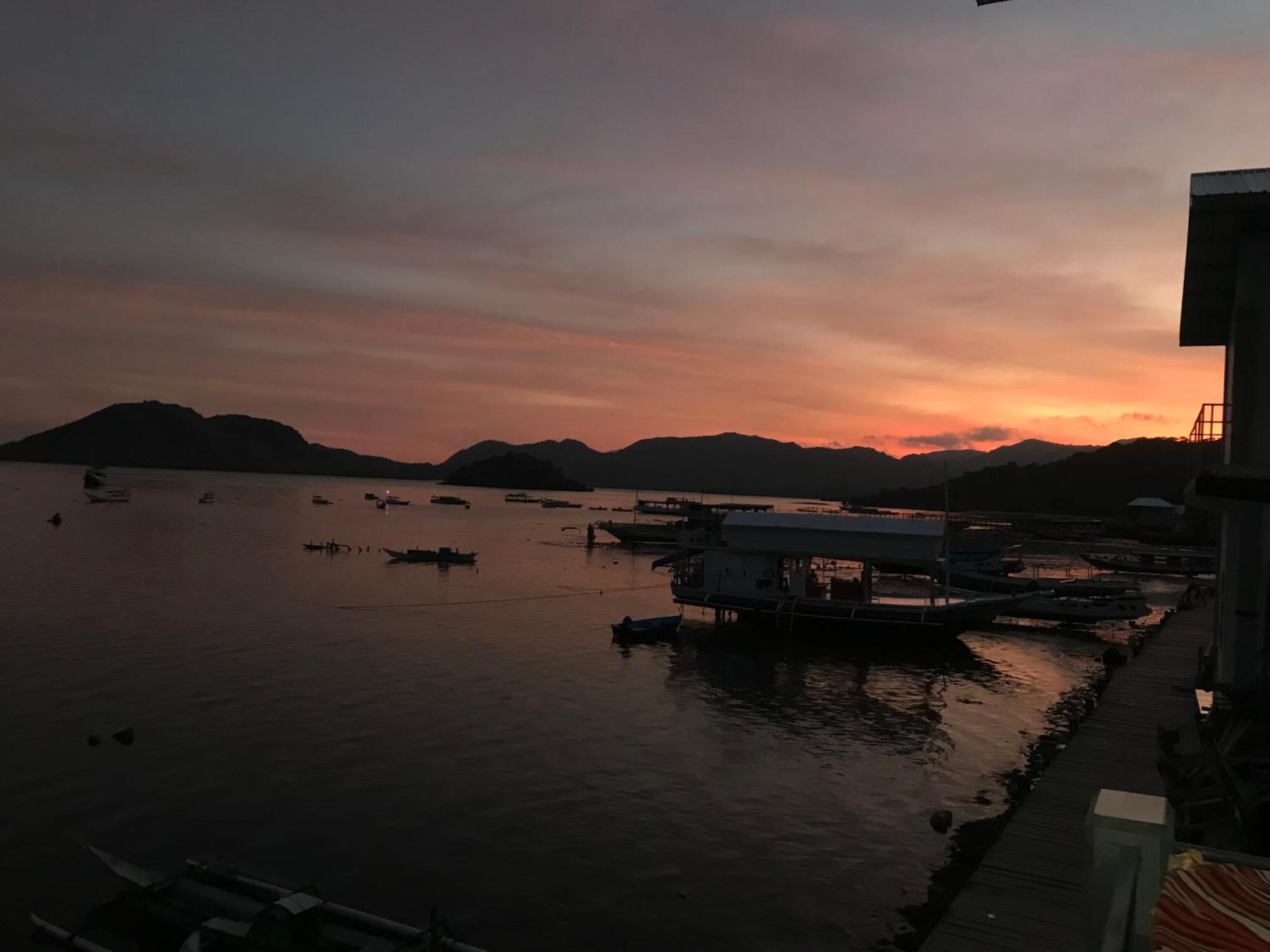 Ora Komodo Home Stay Экстерьер фото