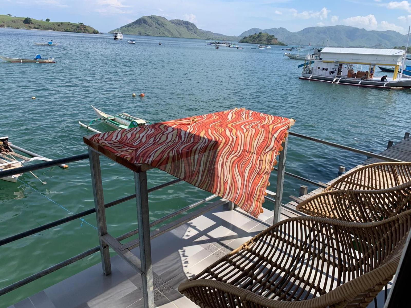Ora Komodo Home Stay Экстерьер фото