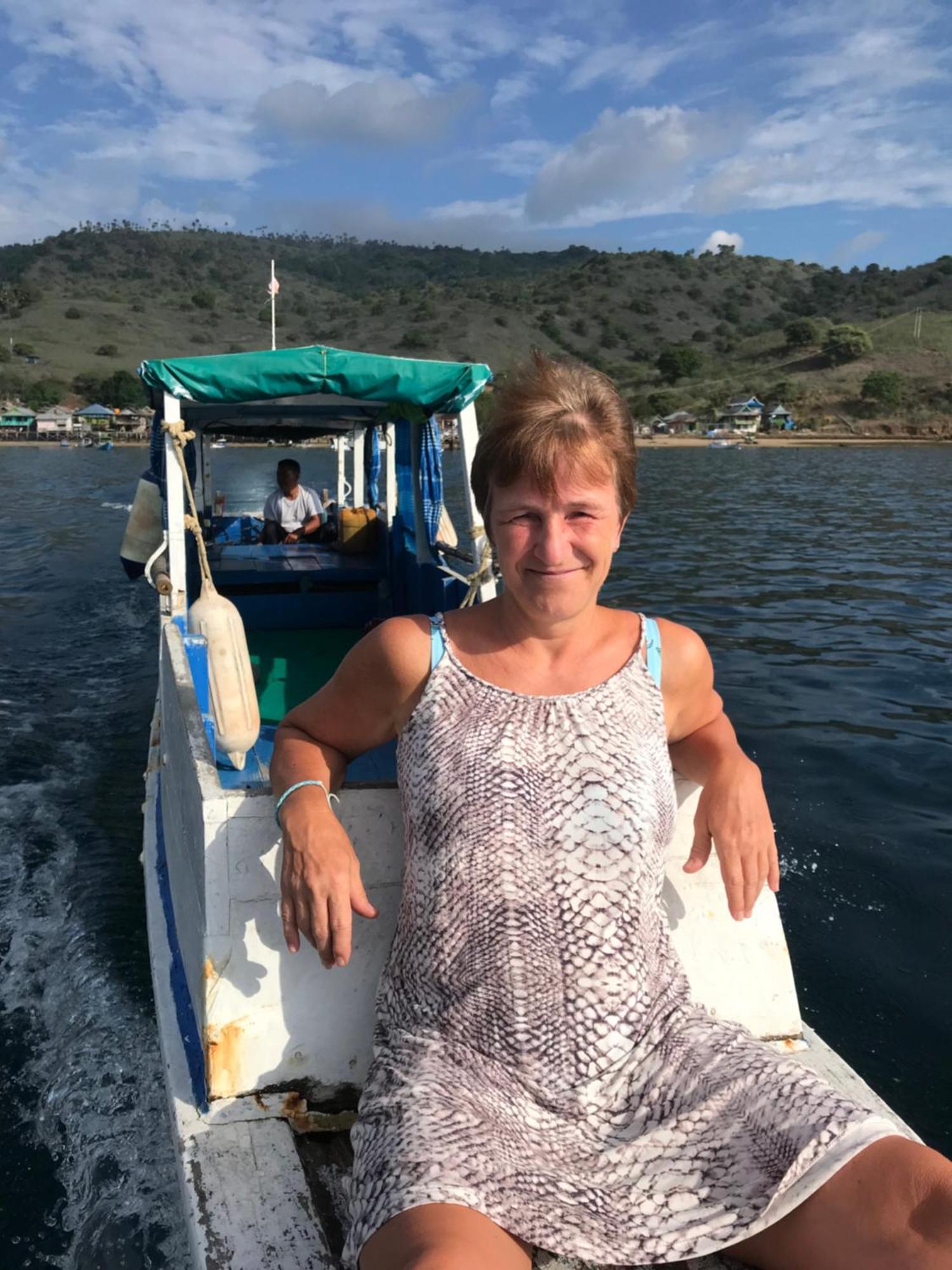Ora Komodo Home Stay Экстерьер фото