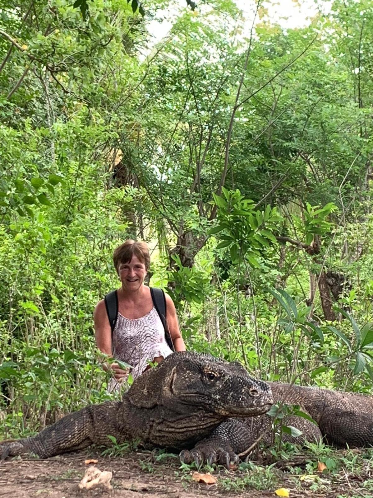 Ora Komodo Home Stay Экстерьер фото