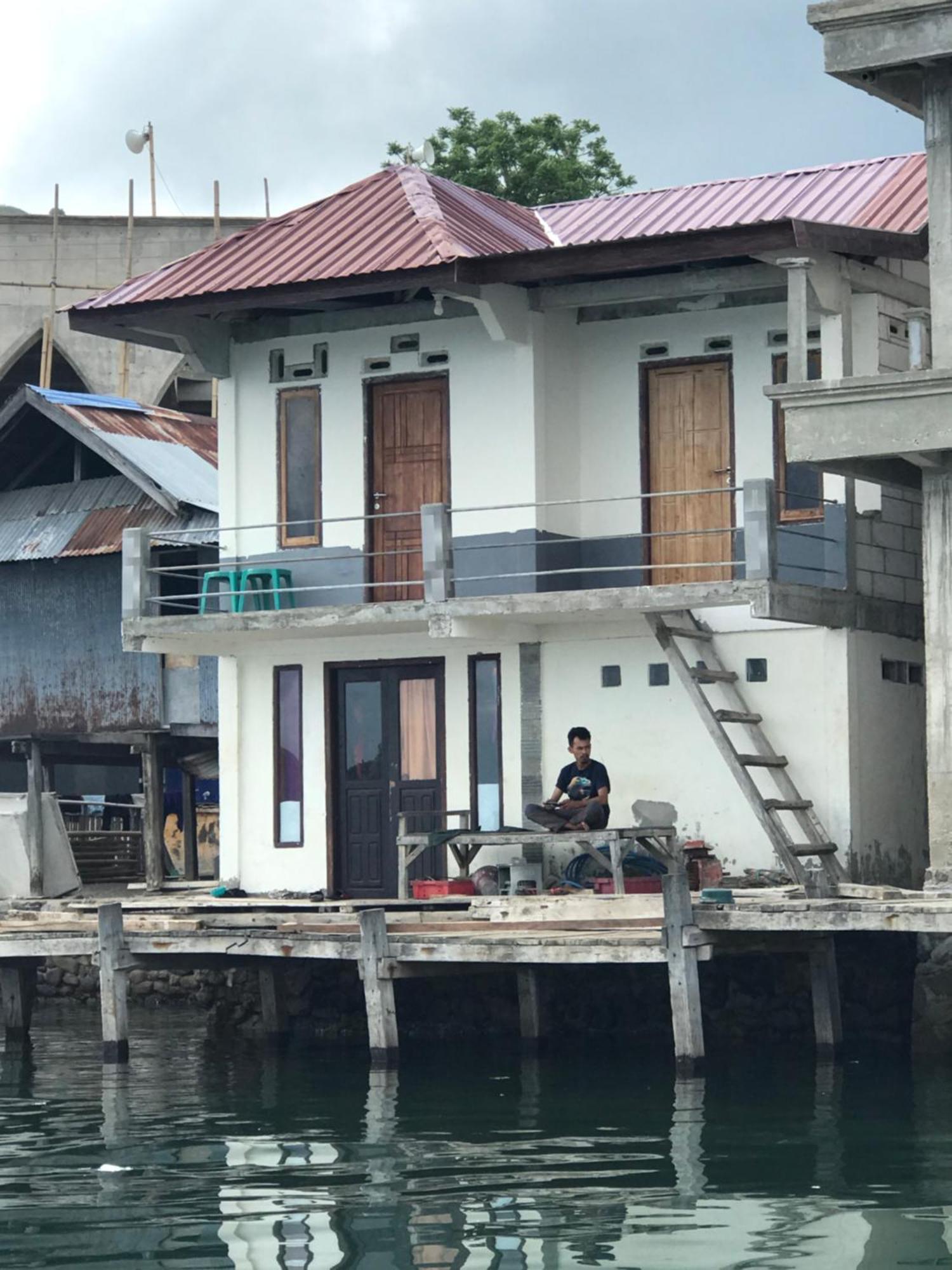 Ora Komodo Home Stay Экстерьер фото