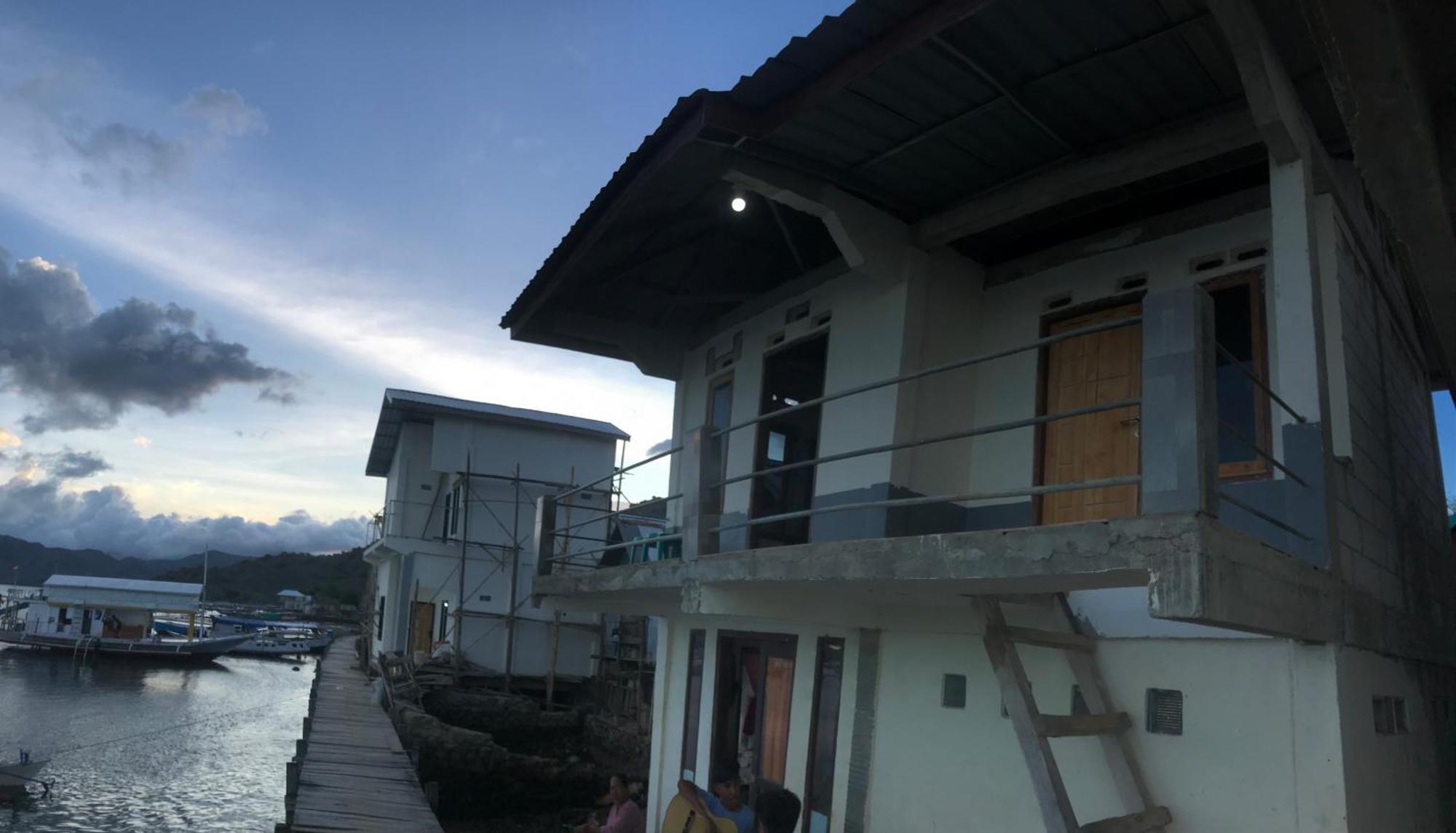 Ora Komodo Home Stay Экстерьер фото