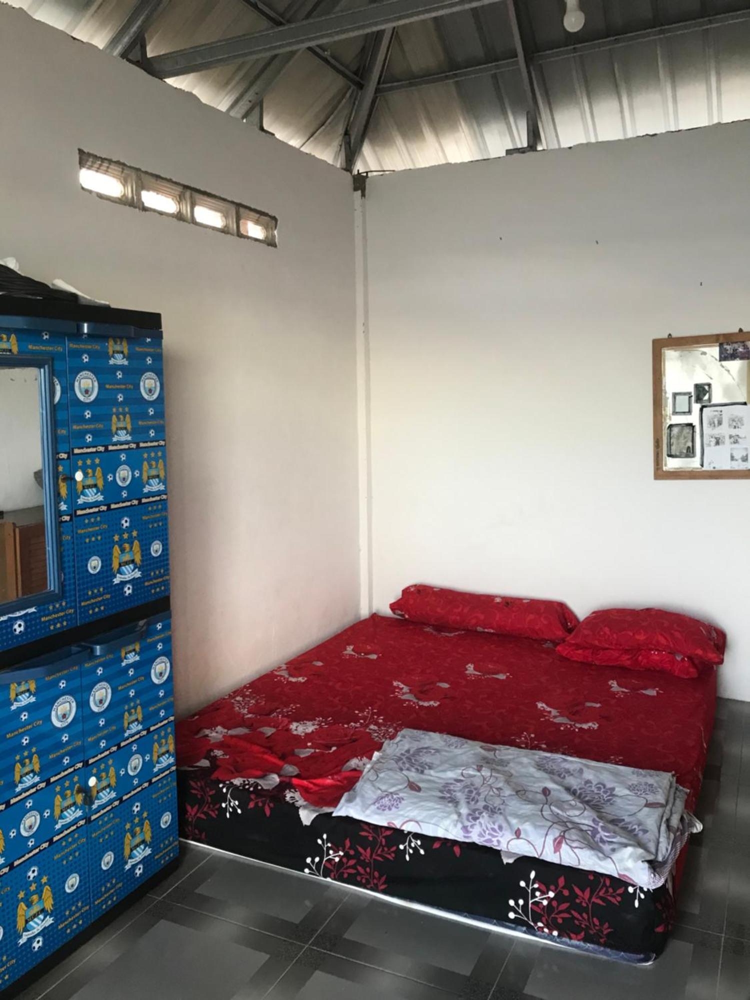 Ora Komodo Home Stay Экстерьер фото