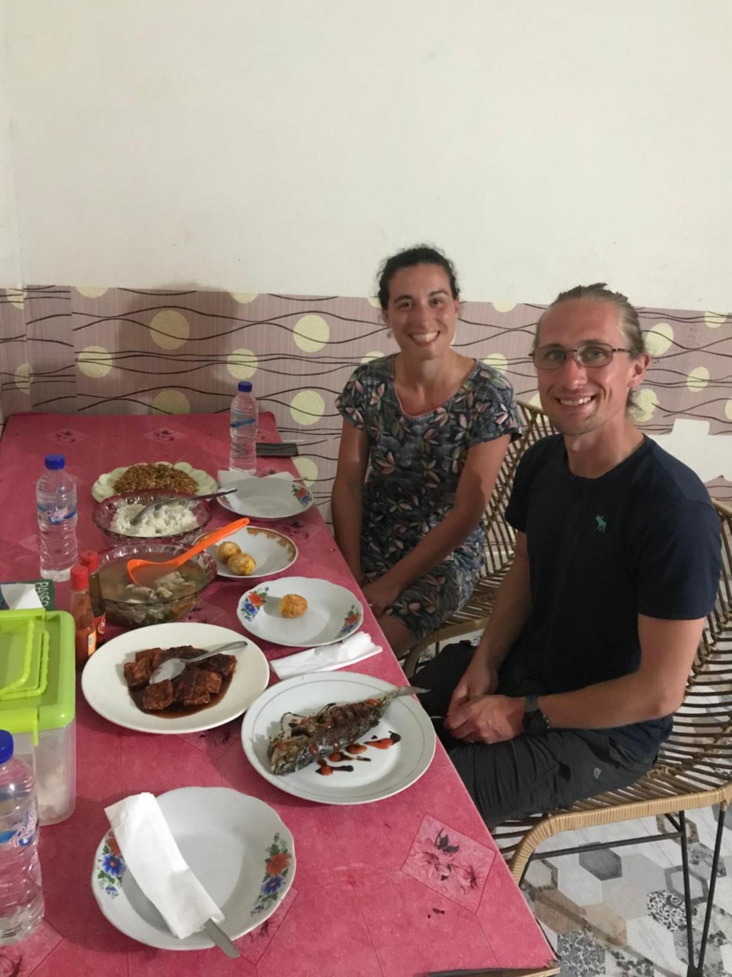 Ora Komodo Home Stay Экстерьер фото